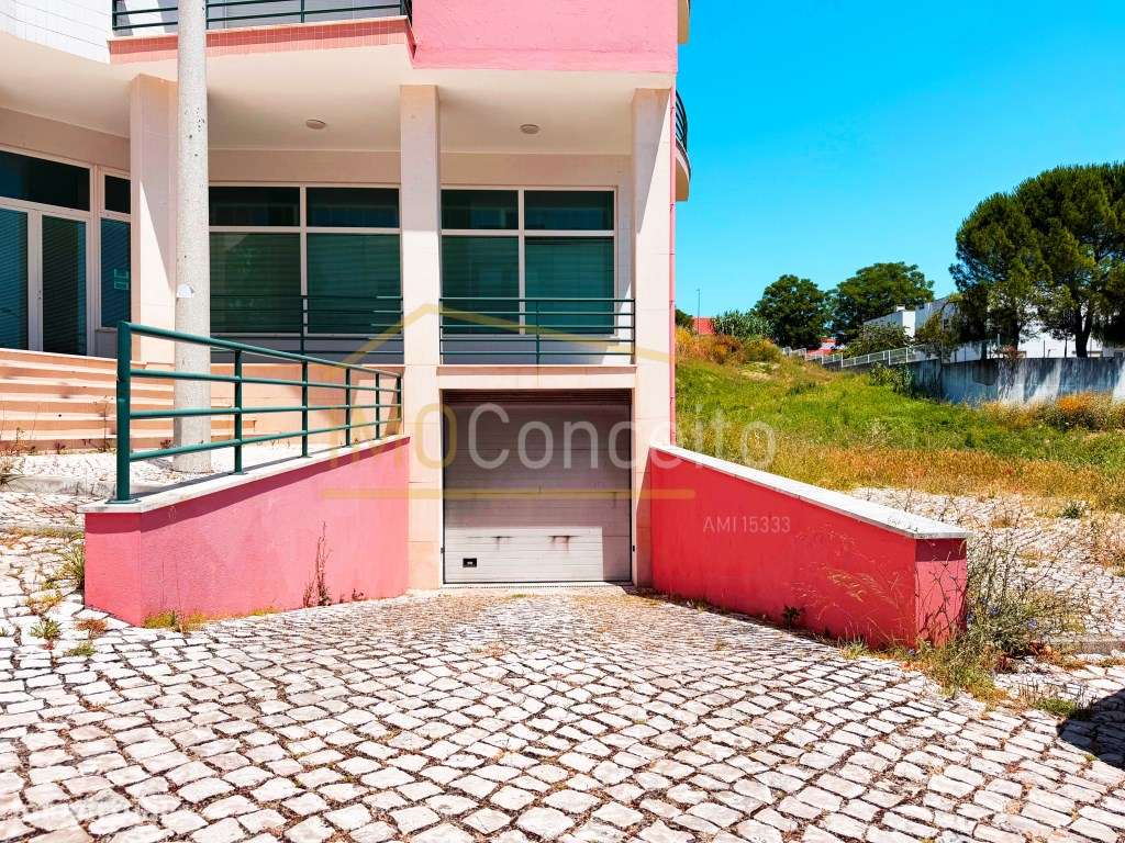 Apartamento T3/ sótão/garagem fechada em Torres Novas-27