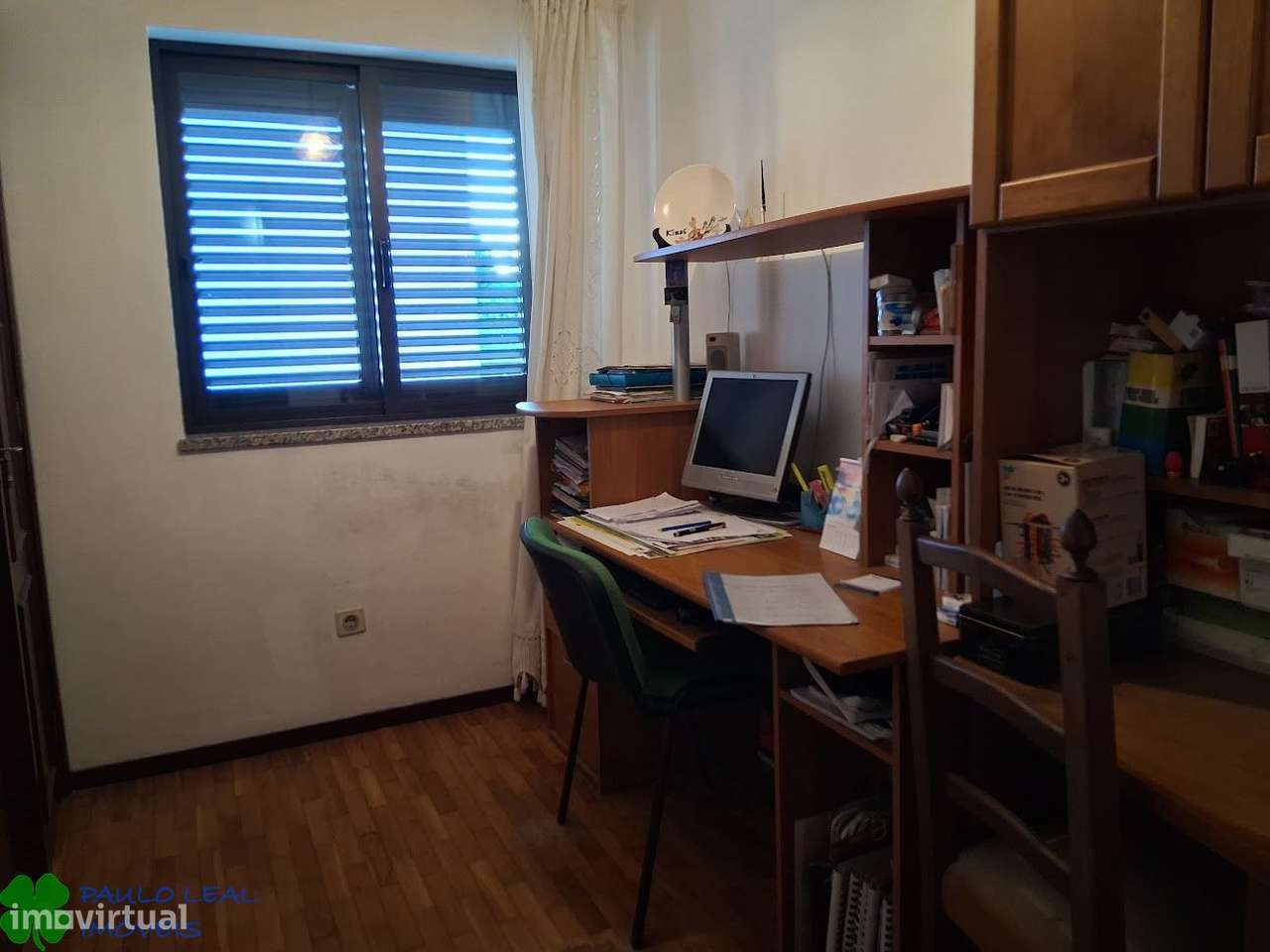 moradia 4 frentes em lote 900 m2 na trofa-9