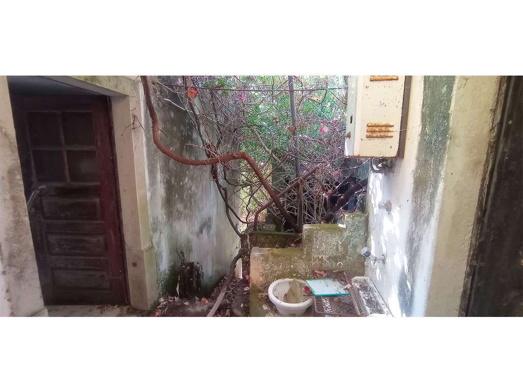 Moradia T3+1 situada em Vale Benfeito, perto da Merceana, concelho ...-16