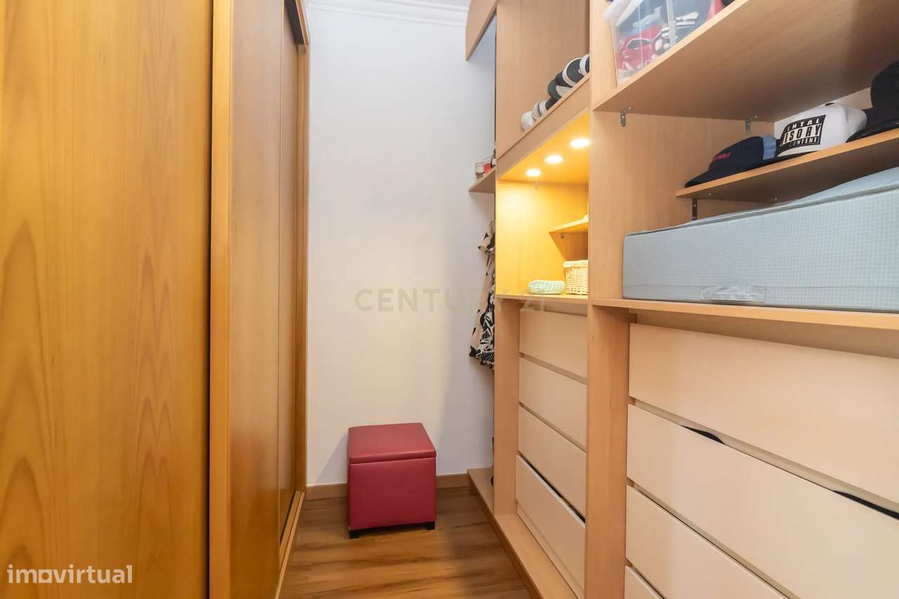 Moradia T3 com Piscina e Excelentes Áreas nos Foros de Amora-22