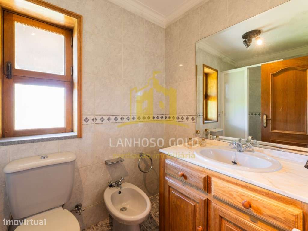 Encantadora Moradia T4 em Pedra Campos e Louredo-17