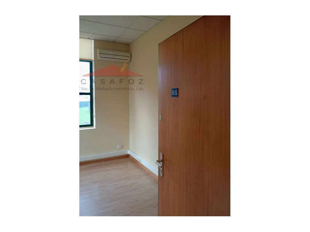 Porto - Arrendamento Escritório - Grande imagem: 4/4