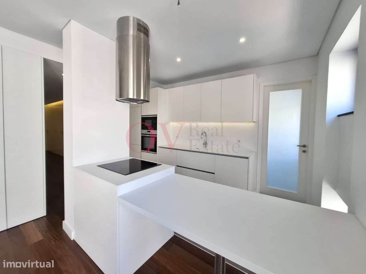 Apartamento T4 com remodelação total na rotunda da Boavista-2