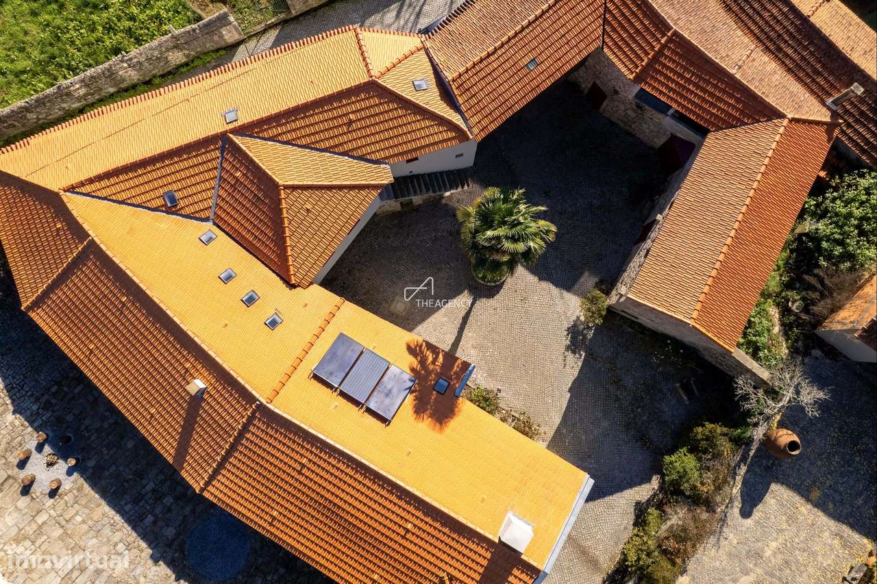 Quinta renovada com grande terreno privado em Vila Nova de Gaia - Grande imagem: 4/38