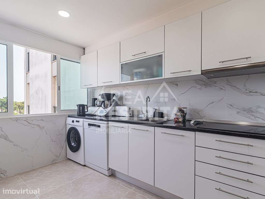Apartamento T2+ 1 em Corroios.-6