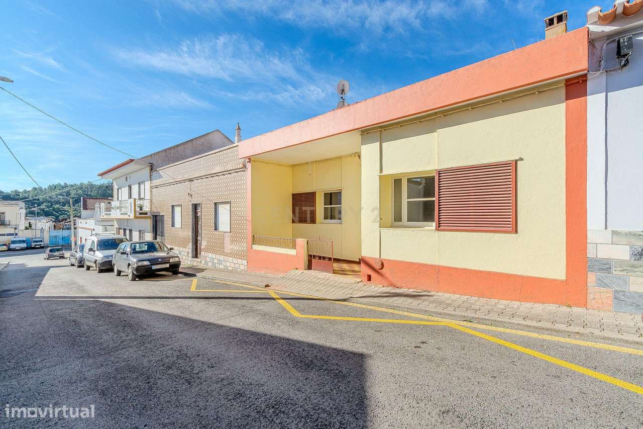 MORADIA TÉRREA COM 3 QUARTOS NO CENTRO DE S.B.MESSINES - Grande imagem: 2/23