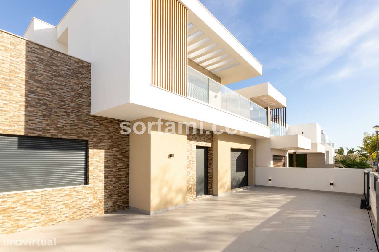 Moradia Isolada T4 Venda em Quarteira,Loulé - Grande imagem: 4/32