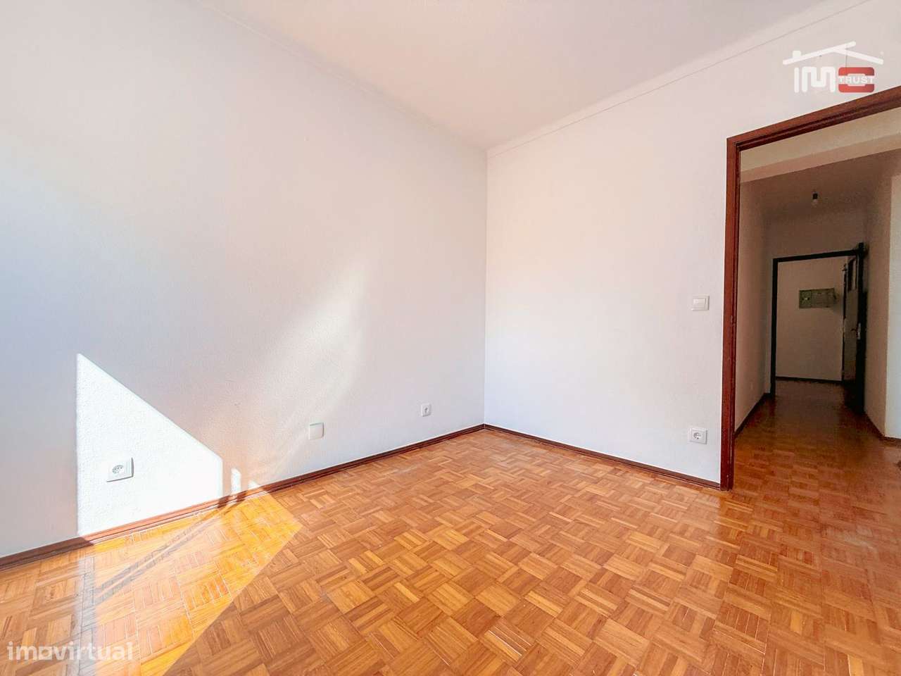 Apartamento T3 Rio Maior - Varanda, Elevador, 2 WCs-12