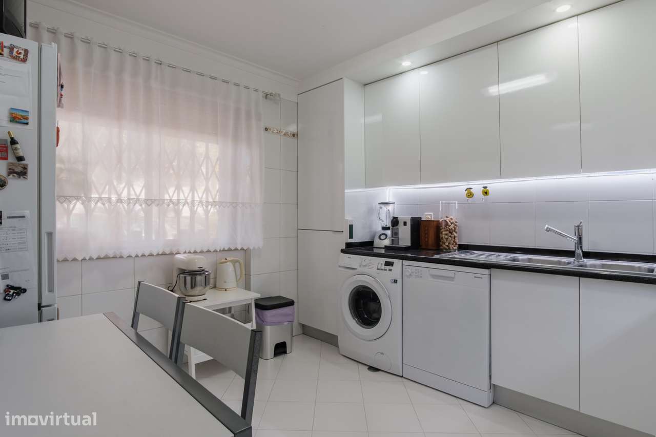 Apartamento T1 Remodelado em Massamá | Zona Central e com Elevador - Grande imagem: 4/15