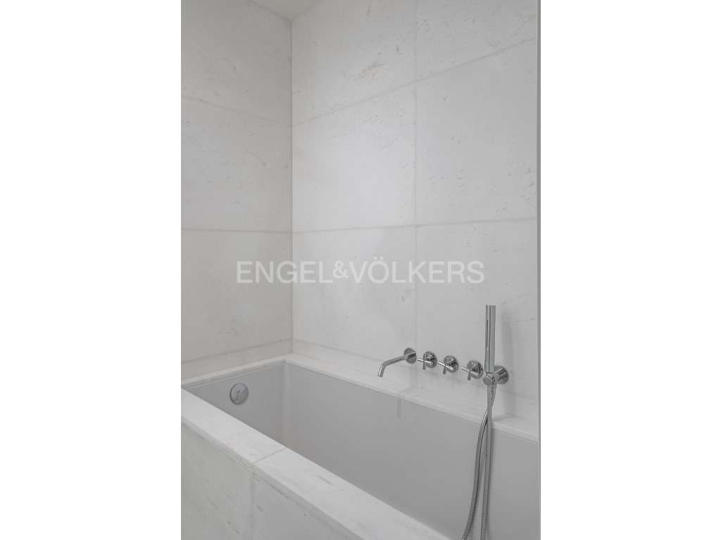Elegante e luxuoso apartamento T2, junto à Av. da Liberdade-21