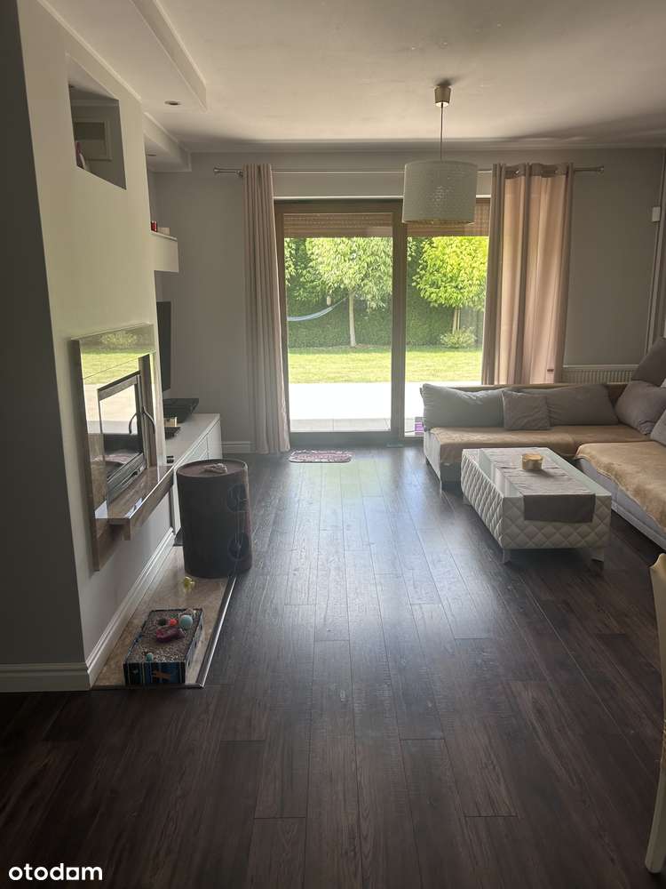 Pietrzykowice gmina Kąty Wrocławskie wolnostojący 2010 rok-6