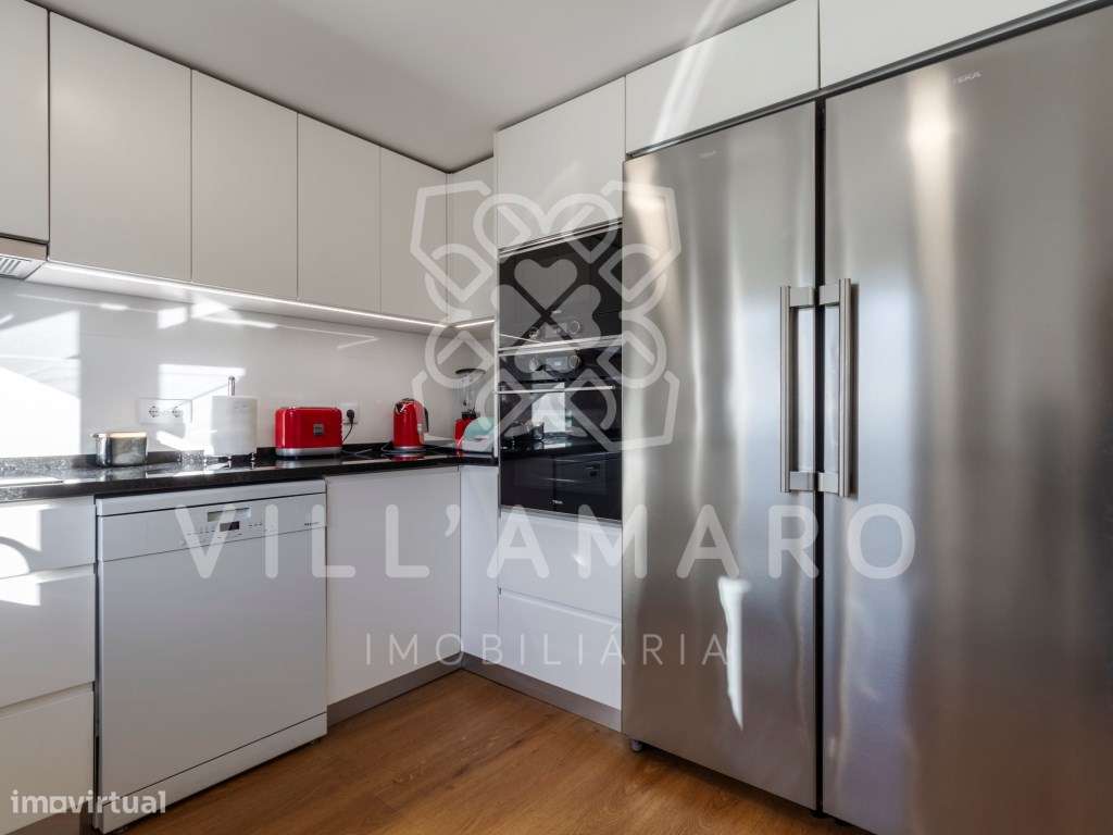 Moradia Bi-familiar térrea T2+1, com cave, renovada, jardim, garage...-16