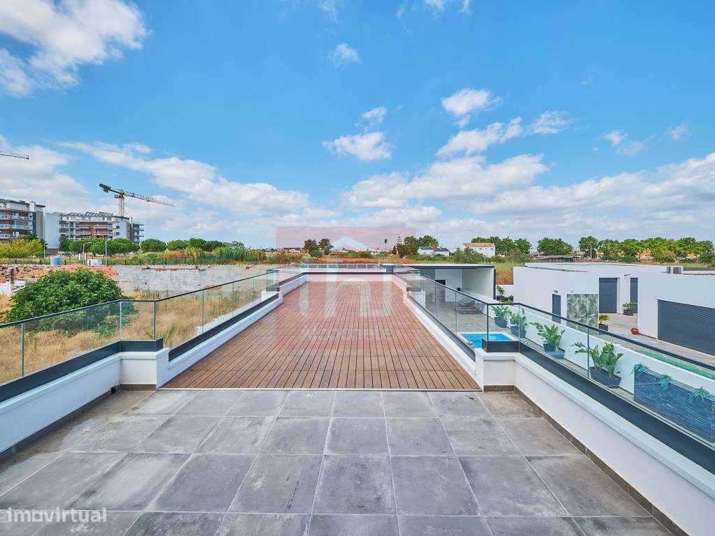 Moradia T5 de Luxo com Piscina Infinita Aquecida e Jacuzzi em Corte...-47