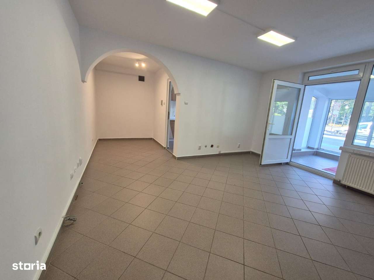 Spatiu comercial Centru de inchiriat - Imagine principală: 4/8