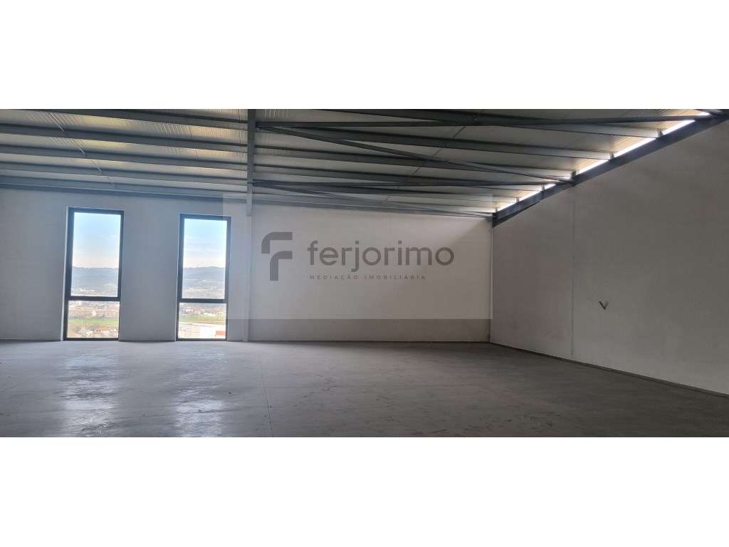 Armazém Arrendamento Como NOVO - FERMENTÕES 

EXCELENTE PARA O SE... - Grande imagem: 4/11