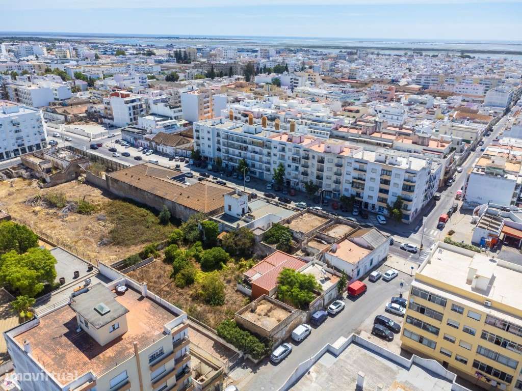 Terreno com Casa em ruínas no Centro de Olhão-6