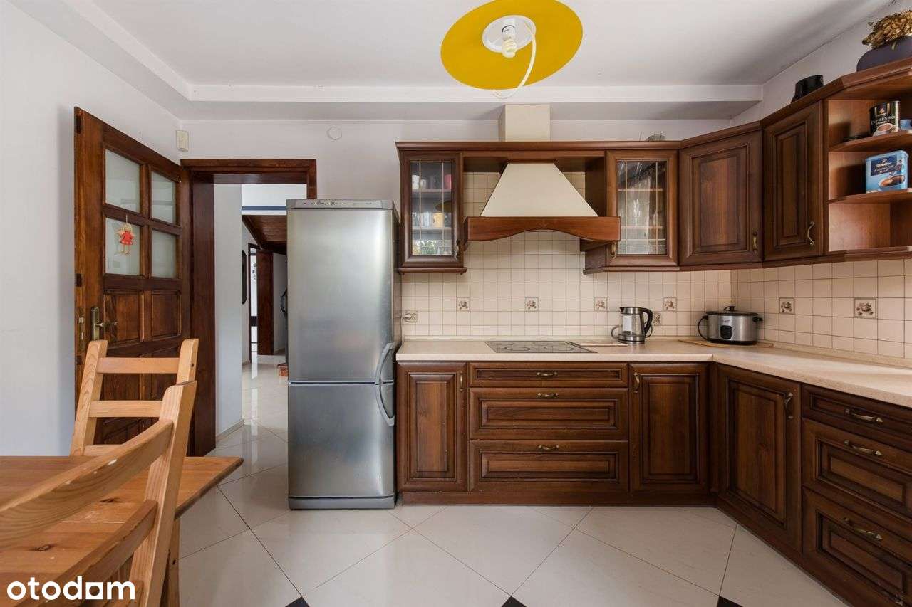 Urokliwy dom przy lesie-4