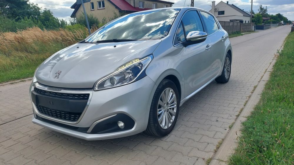 Peugeot 208 I (2012-2019) PureTech 82 Start & Stop Allure 2016