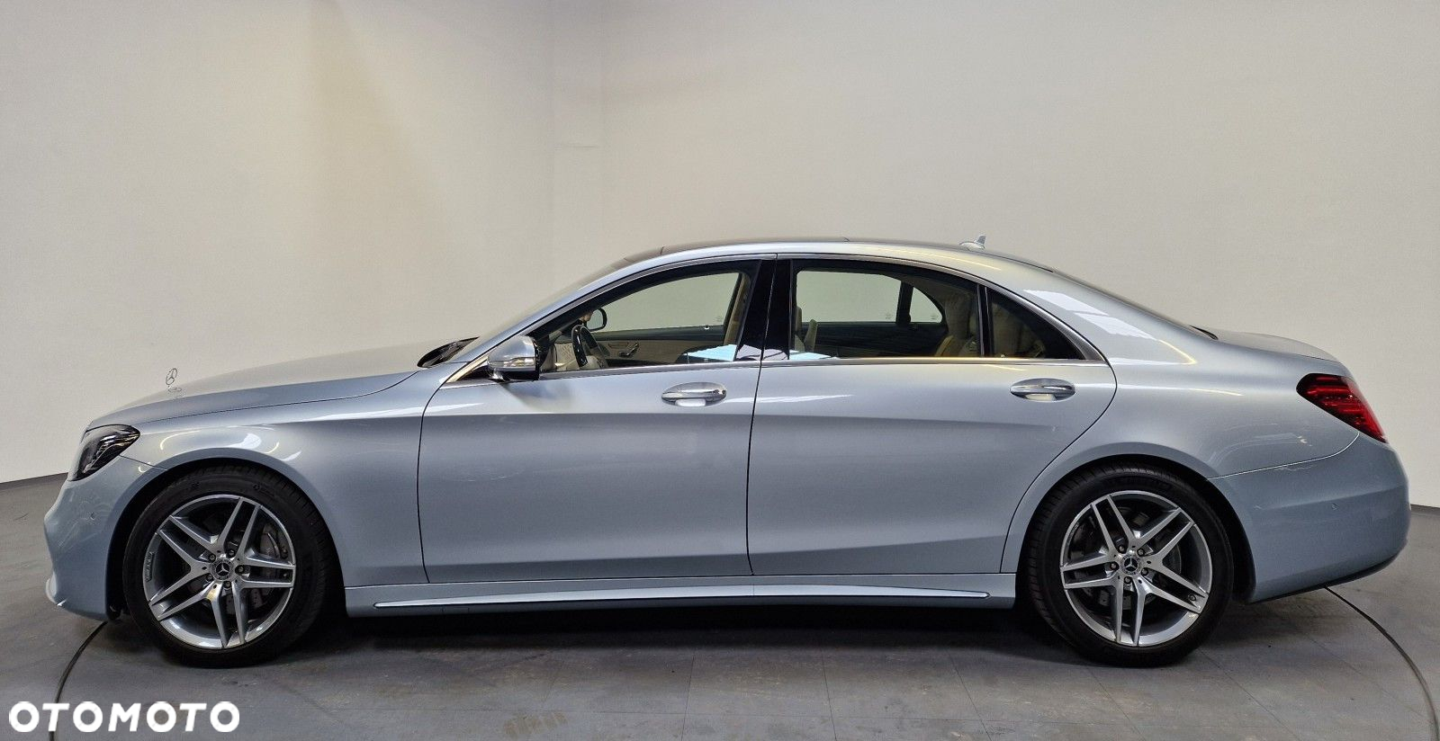 Mercedes-Benz Klasa S 560 4-Matic L 9G-TRONIC - 26