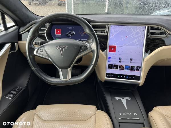 Tesla Model S - 15