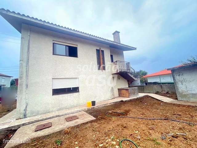 Moradia Isolada T4 para REMODELAR, com 2860m2 de Terreno!-0