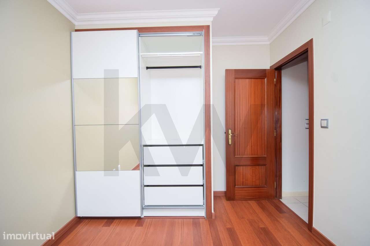 Apartamento T2 | Parqueamento e Arrecadação | Casal da Carochia, Ramad-15