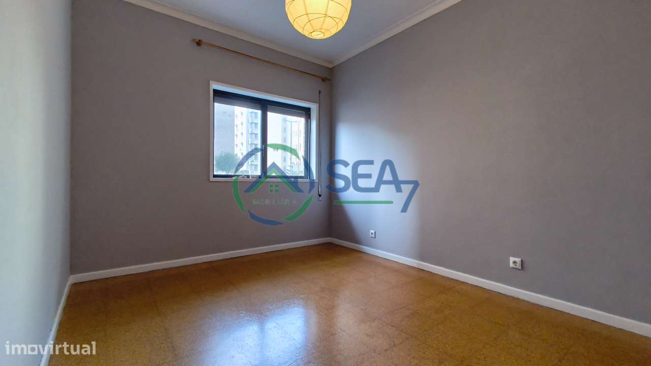 Apartamento T2 na praia da Amorosa, Chafé-20