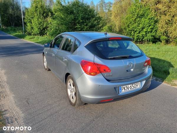 Opel Astra 1.7 CDTI DPF ecoFLEX Start/Stop 99g Active - 2