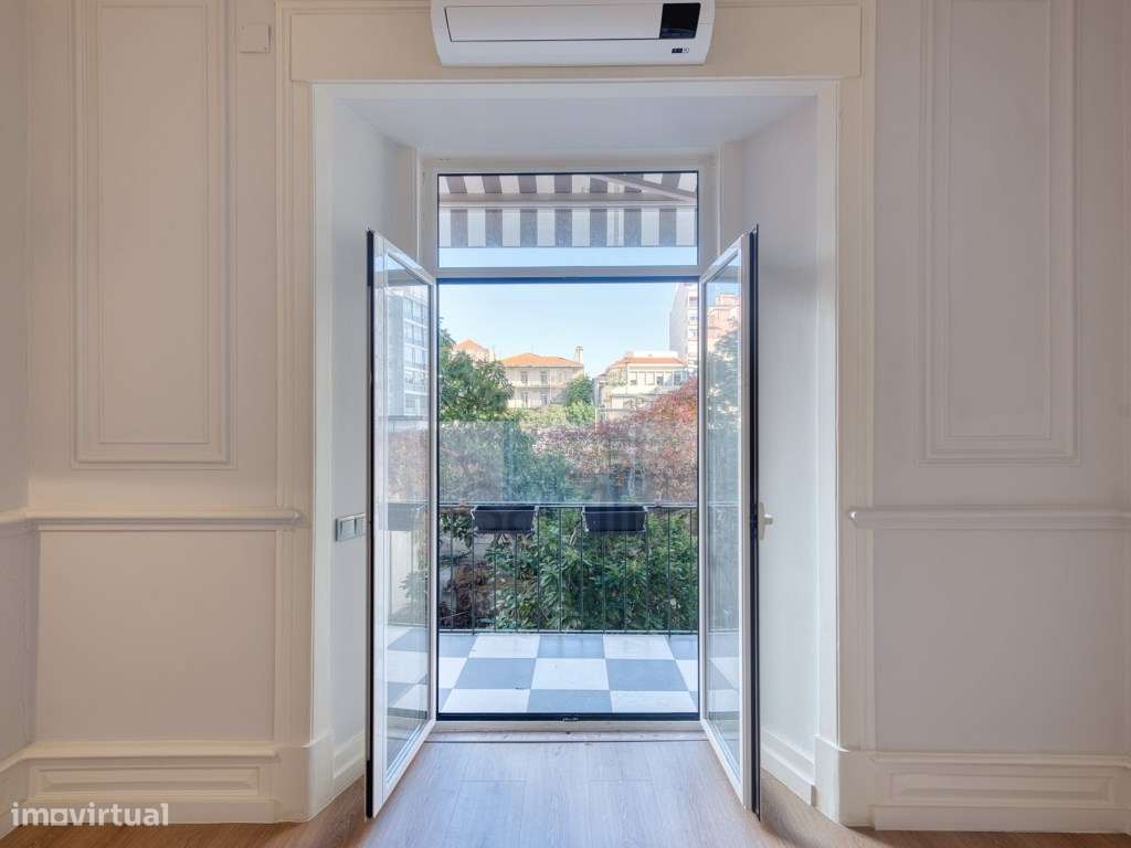 Apartamento T4 remodelado nas Avenidas Novas, em Lisboa - Grande imagem: 3/27