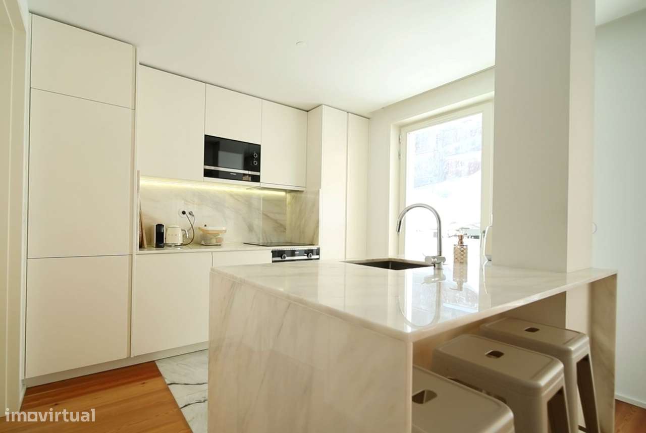 Apartamento T3 de Excelência em Matosinhos, terraço de 40 m² e lugar d-8