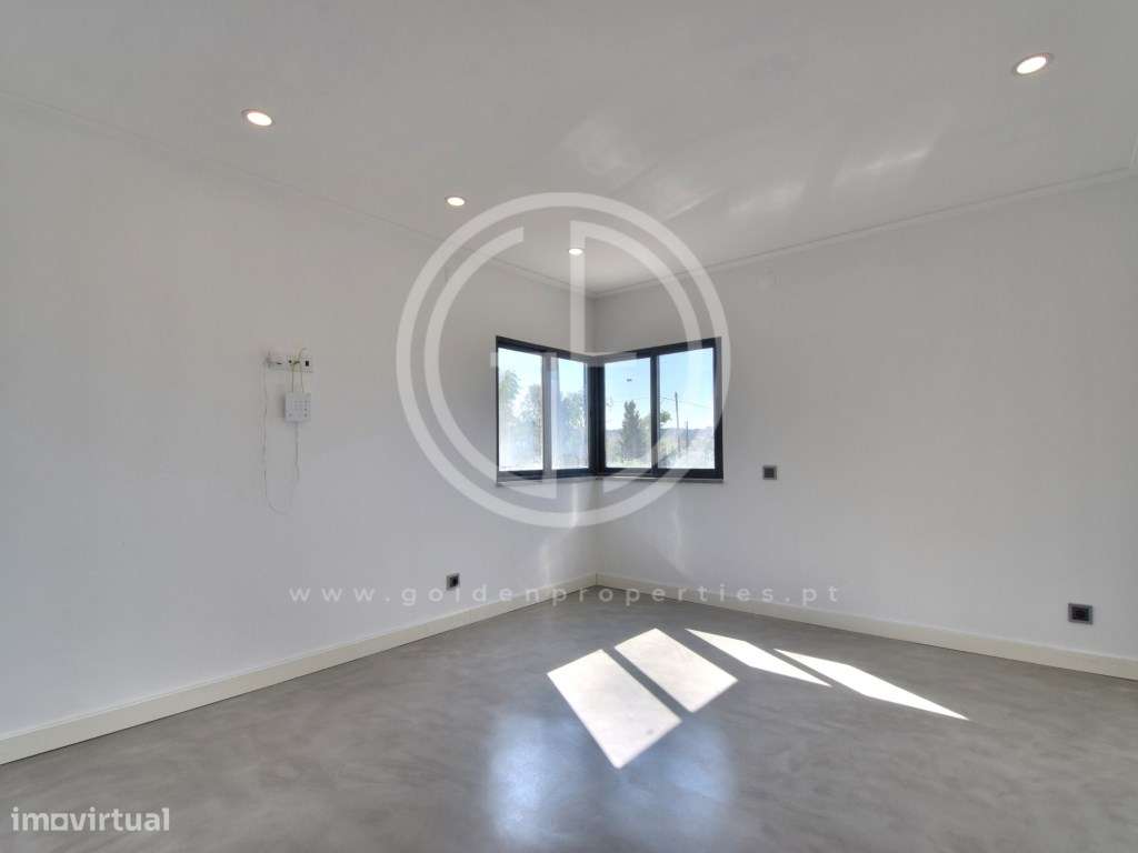 Invista na sua casa de sonho! Moradia T5 em Quarteira, perto da Pra...-13