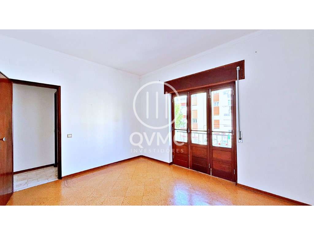 Apartamento T3 na Moita com varandas - 1º andar-17