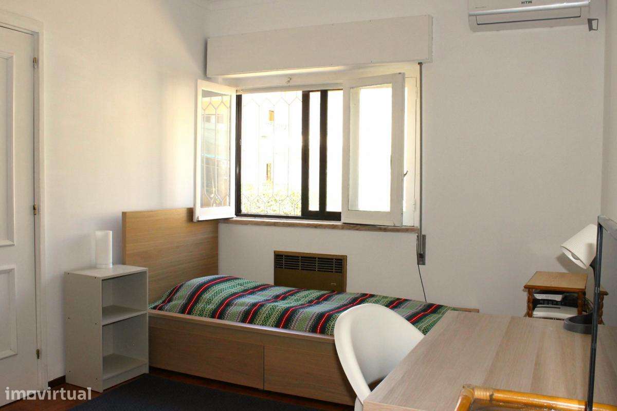 Quarto - localizado em Carcavelos Lisbon - Grande imagem: 2/6