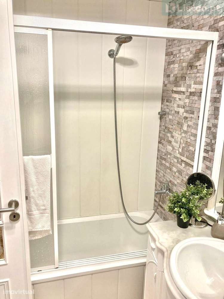 Apartamento T5 renovado e com terraço - Queluz-28