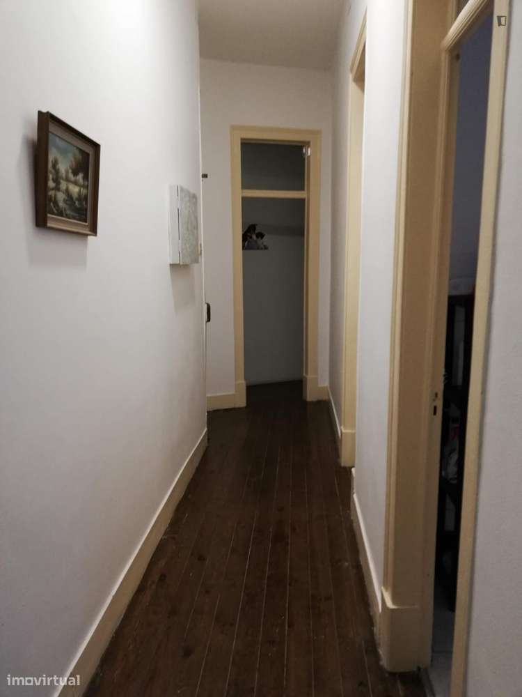 Quarto - localizado em Alameda Lisbon - Grande imagem: 2/6