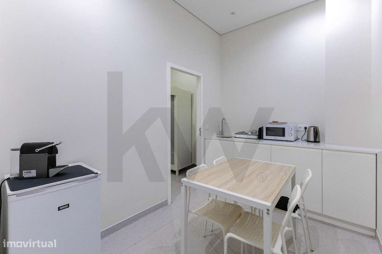 LOJA Premium em Gaia: Clínica/Escritório "Chave na Mão" ao Lado da Lin-13