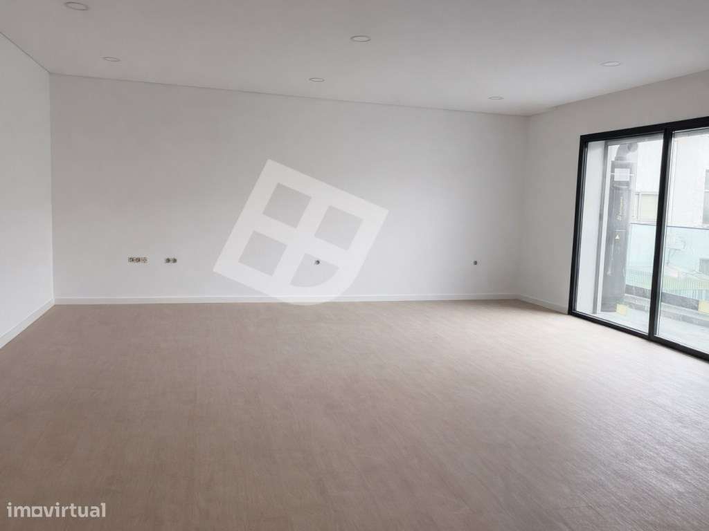 Apartamento T2+1 Dúplex c/ terraço - Pronto Habitar | Esgueira-10