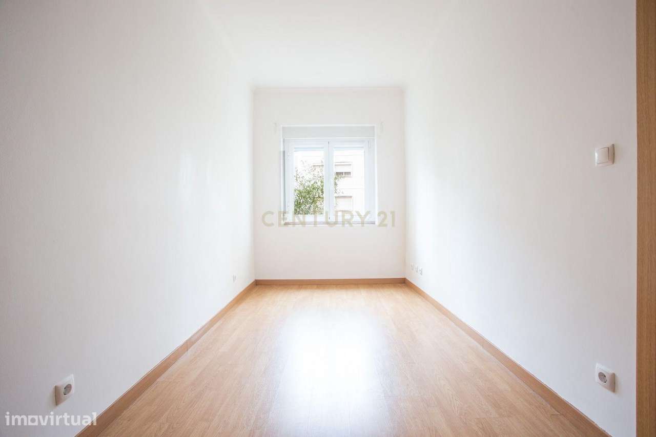 Apartamento T2 ,com suite, perto do metro do alto dos moinhos - Grande imagem: 5/17