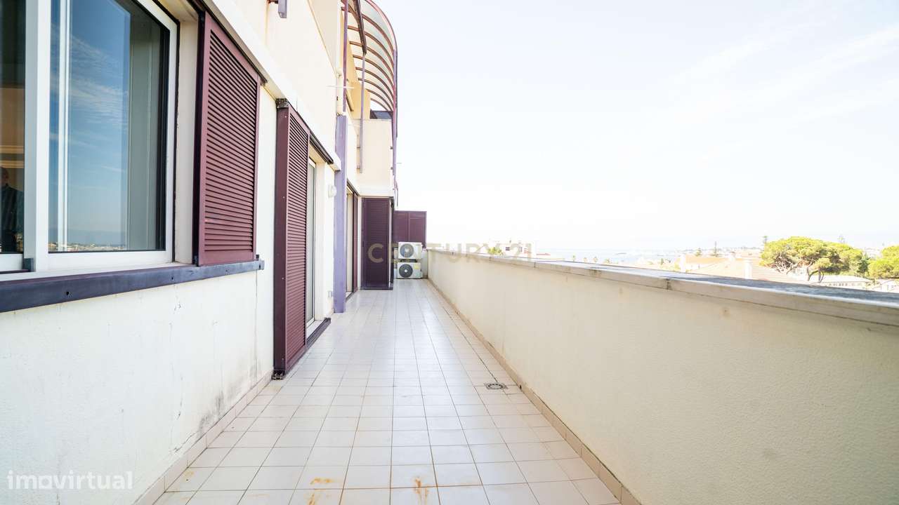 Apartamento T3 com Vista Mar – 5º Andar – A Dois Passos do Casino Esto-41