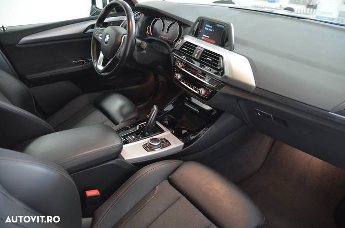 BMW X3 xDrive20d AT Advantage - 10