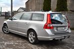 Volvo V70 D5 Momentum - 9