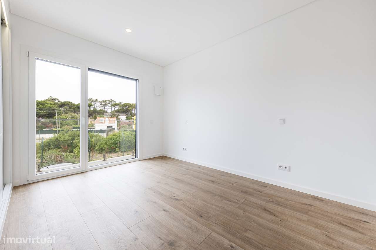 Moradia T4 de arquitetura contemporânea-24
