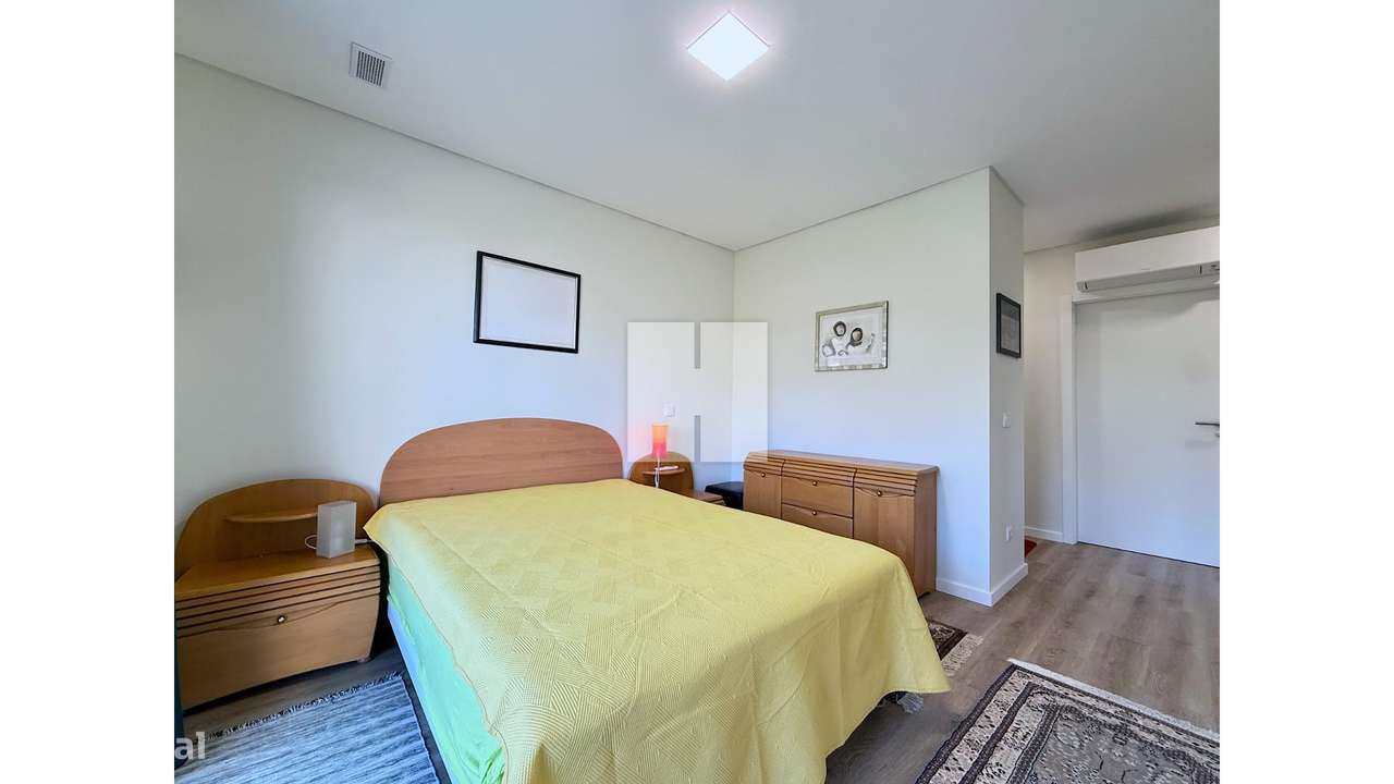 Espaçoso T4+1 Duplex c/ Vista Mar-26