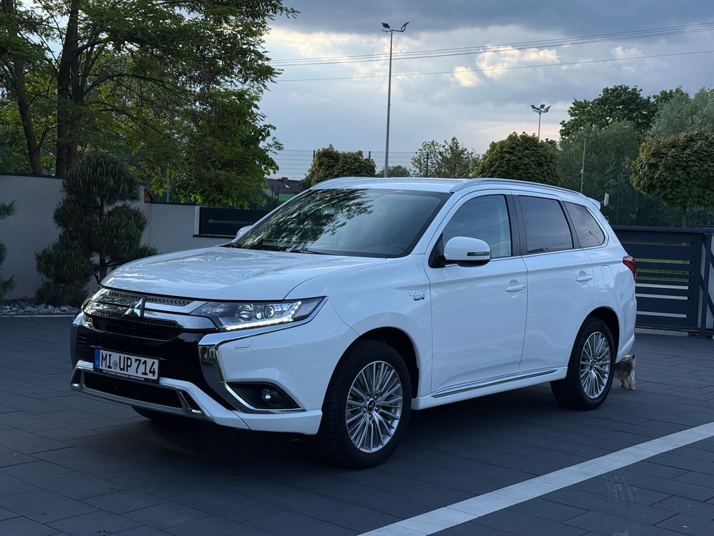 Mitsubishi Outlander III 2.4 4WD 2021