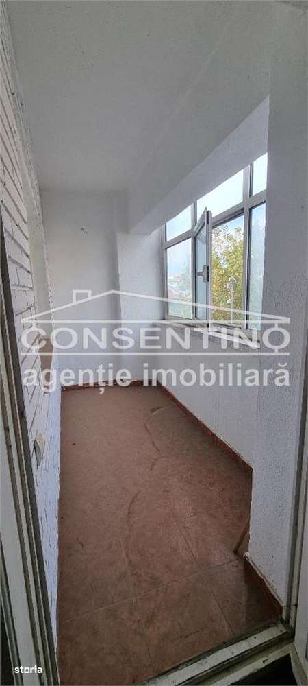 Se vinde imobil edificat in 1984 , cu 4 camere , etaj 2, liber ,Centru-9