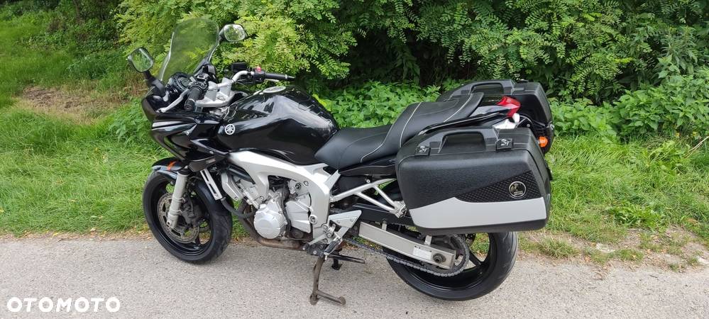 Yamaha FZS - 17