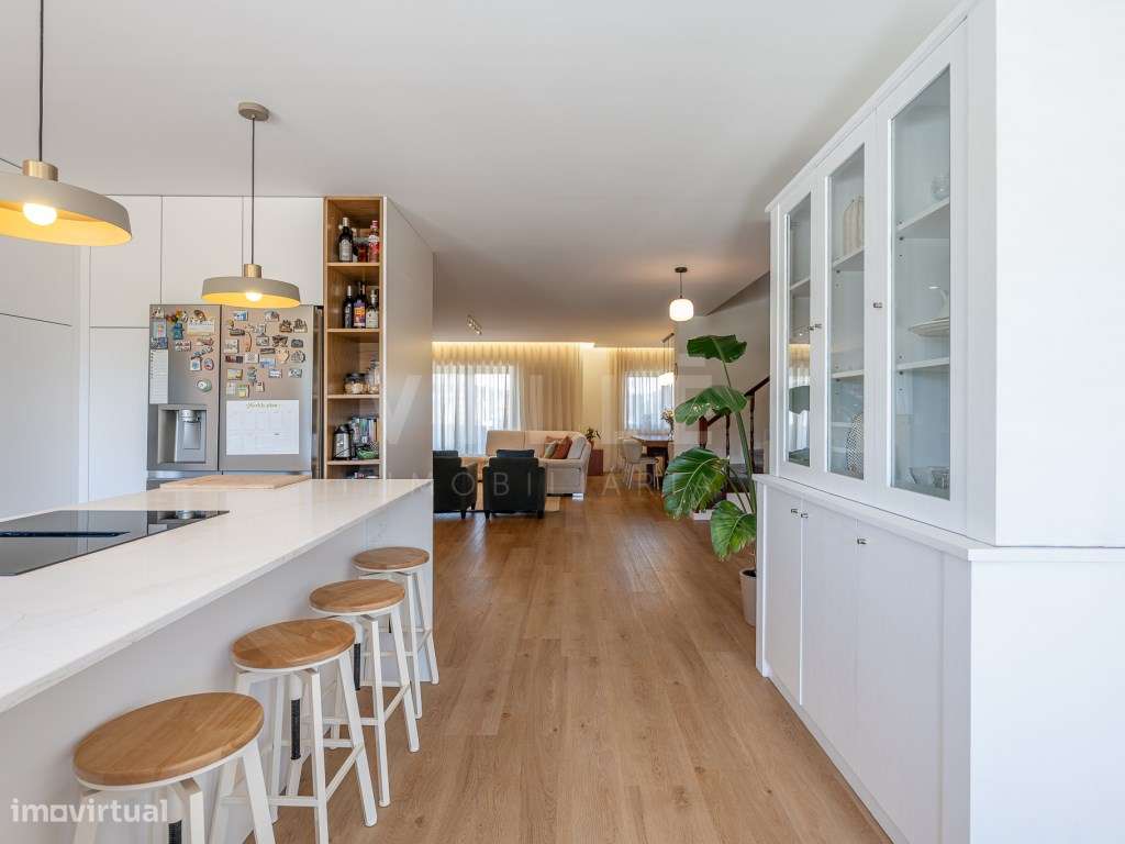 Moradia Independente T5 renovada em 2025 | 1450m2 de terreno | Prai...-11