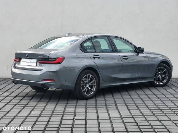 BMW Seria 3 318i - 4