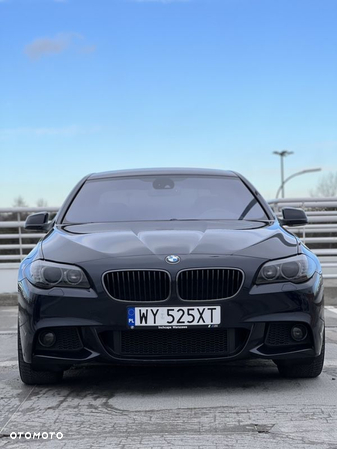 BMW Seria 5 525d xDrive - 15