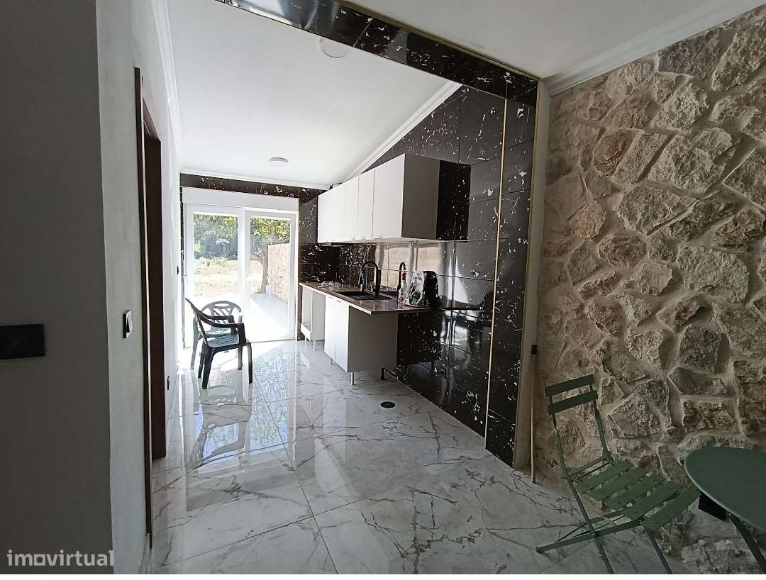 Moradia T2 Renovada-7